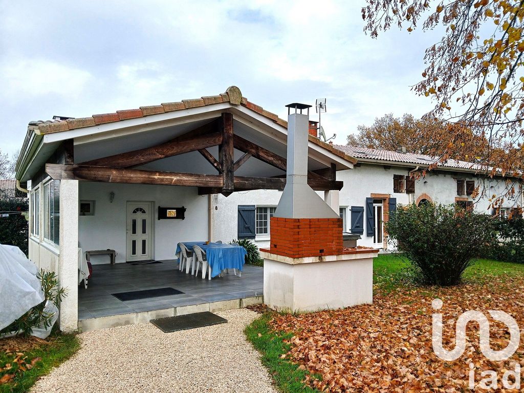 Achat maison à vendre 3 chambres 168 m² - Sainte-Foy-de-Peyrolières