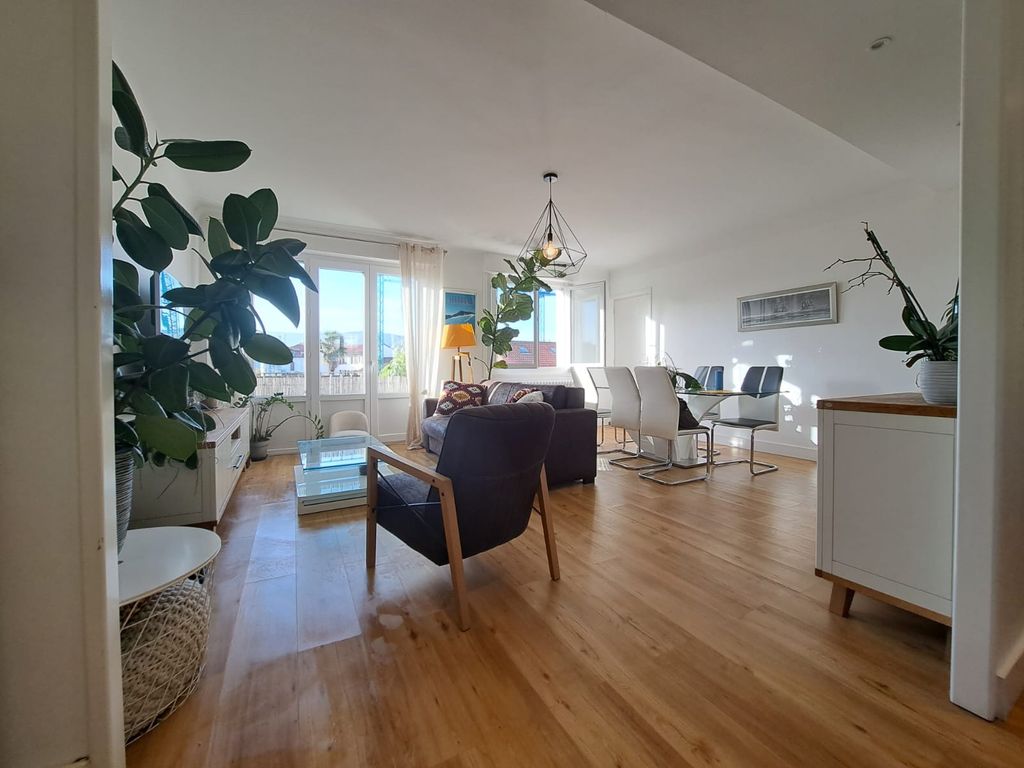 Achat appartement à vendre 3 pièces 78 m² - Hendaye