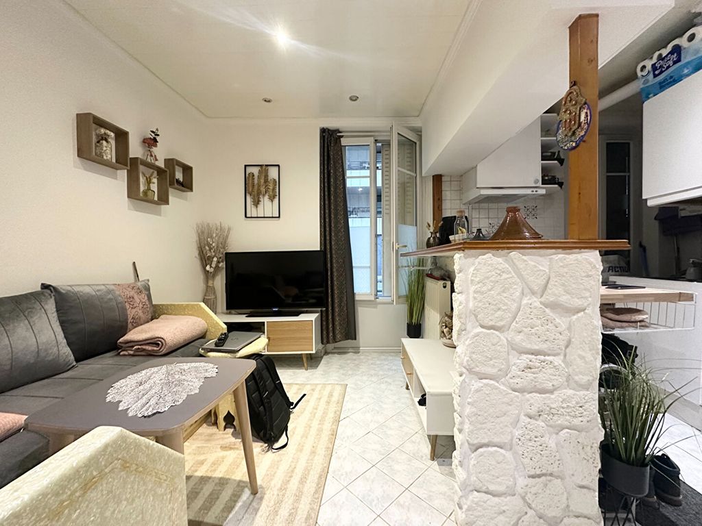 Achat appartement à vendre 2 pièces 27 m² - Paris 18ème arrondissement