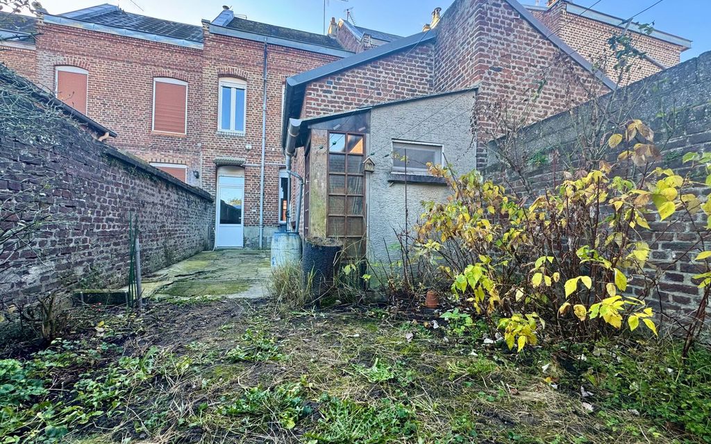 Achat maison à vendre 2 chambres 83 m² - Saint-Quentin