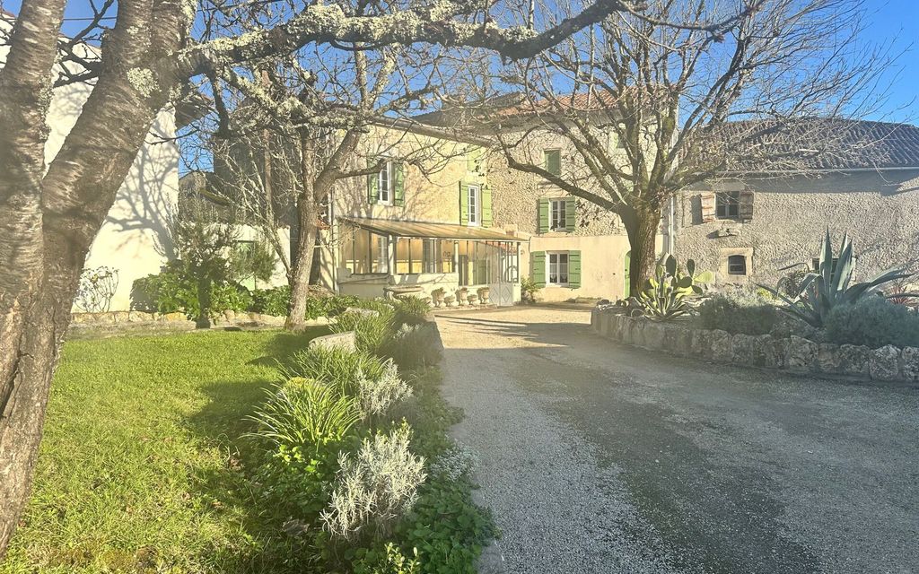 Achat maison à vendre 3 chambres 137 m² - La Chapelle-des-Pots