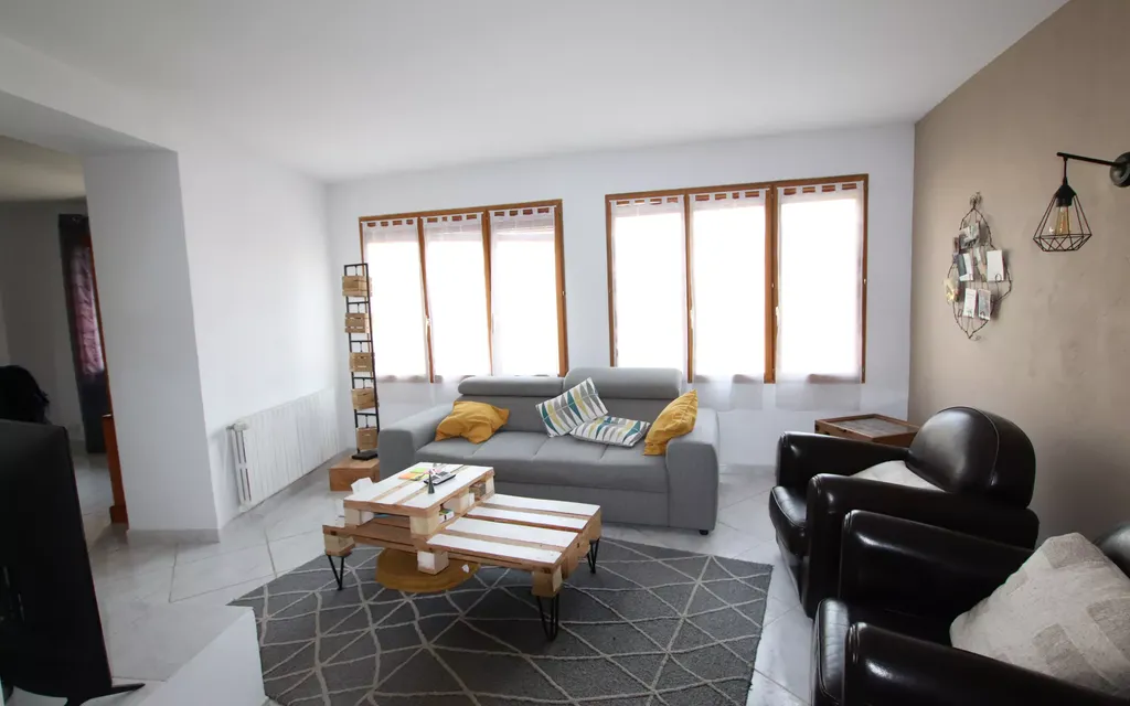 Achat maison à vendre 3 chambres 155 m² - Villetelle