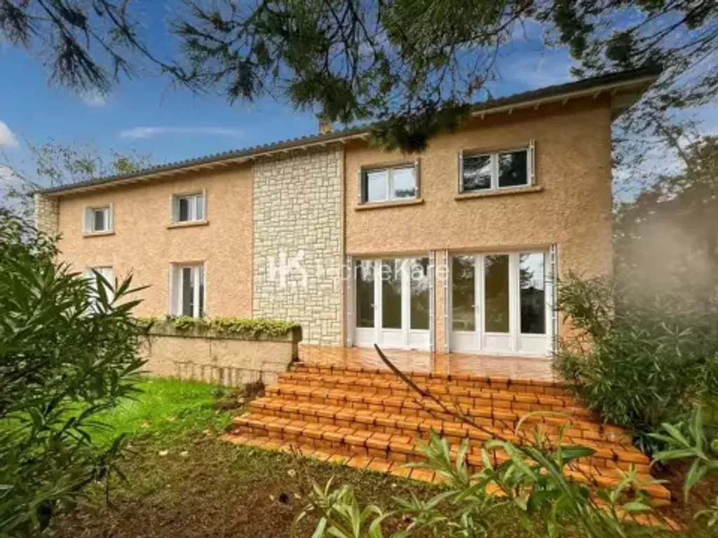 Achat maison à vendre 6 chambres 230 m² - Sainte-Foy-de-Peyrolières