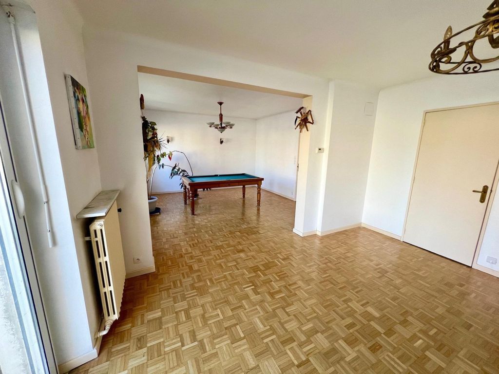 Achat maison à vendre 5 chambres 207 m² - Hettange-Grande