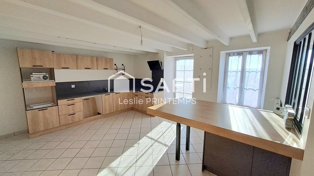 Achat maison à vendre 3 chambres 178 m² - Amailloux