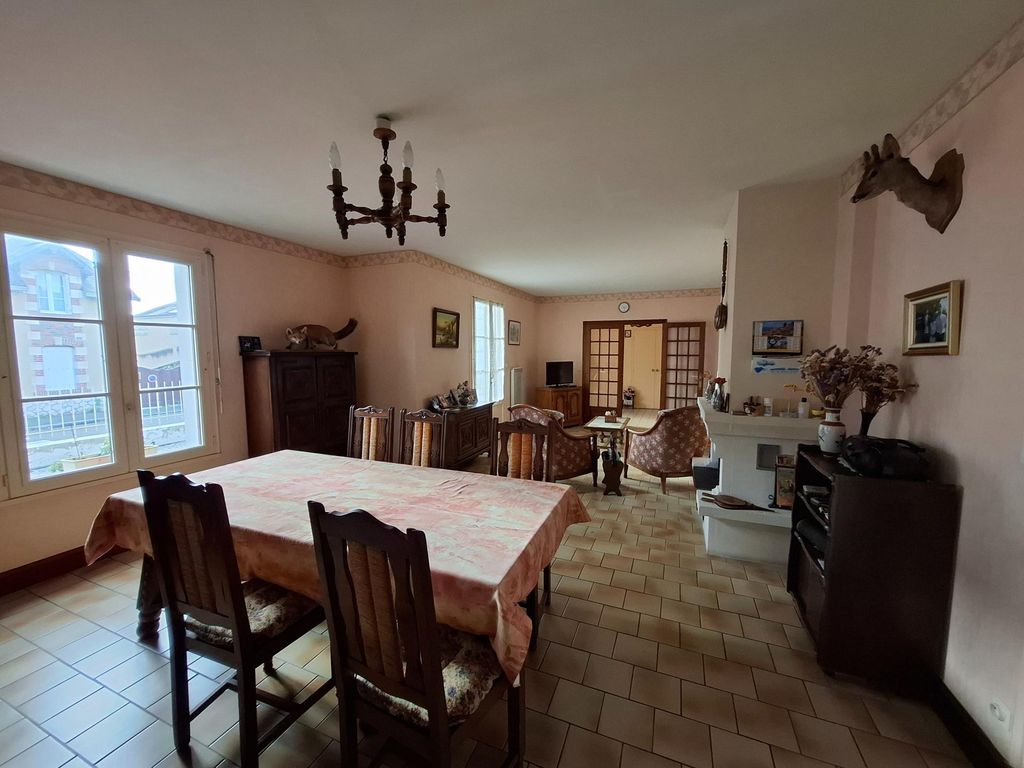 Achat maison à vendre 2 chambres 128 m² - Château-Gontier