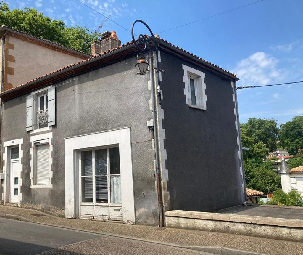 Achat maison à vendre 3 chambres 104 m² - Confolens