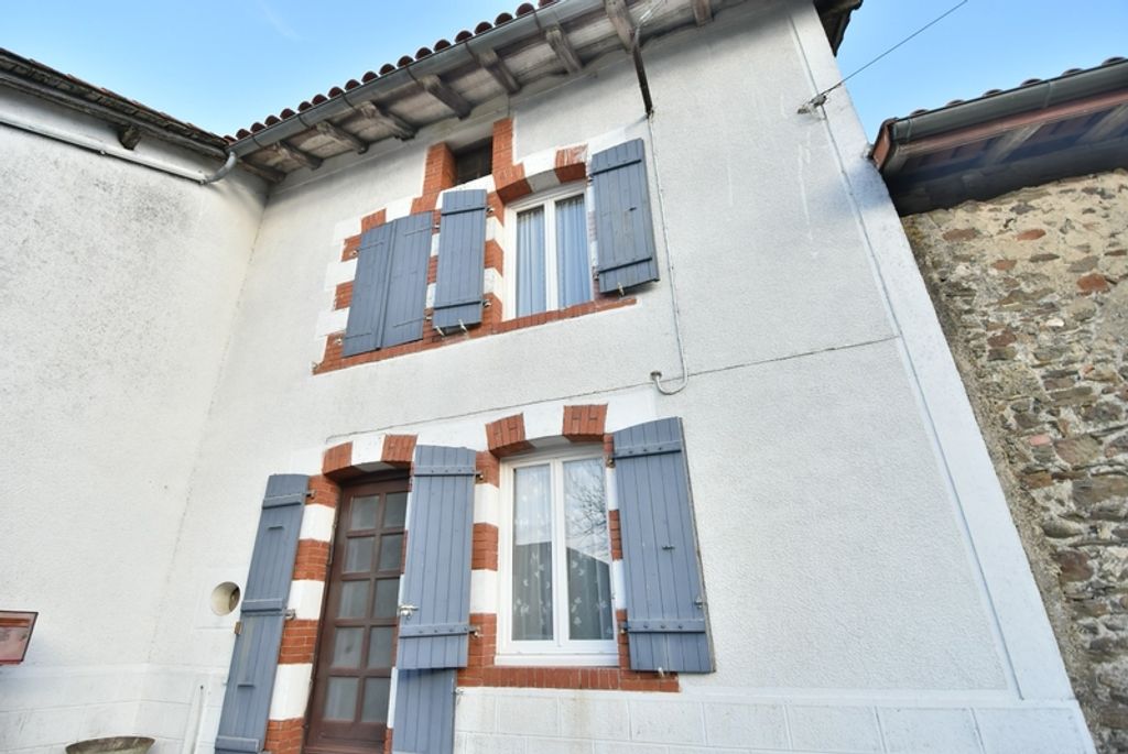 Achat maison à vendre 3 chambres 91 m² - Roumazières-Loubert