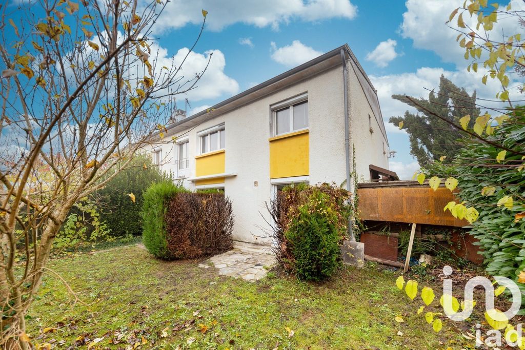 Achat maison à vendre 3 chambres 82 m² - Lésigny