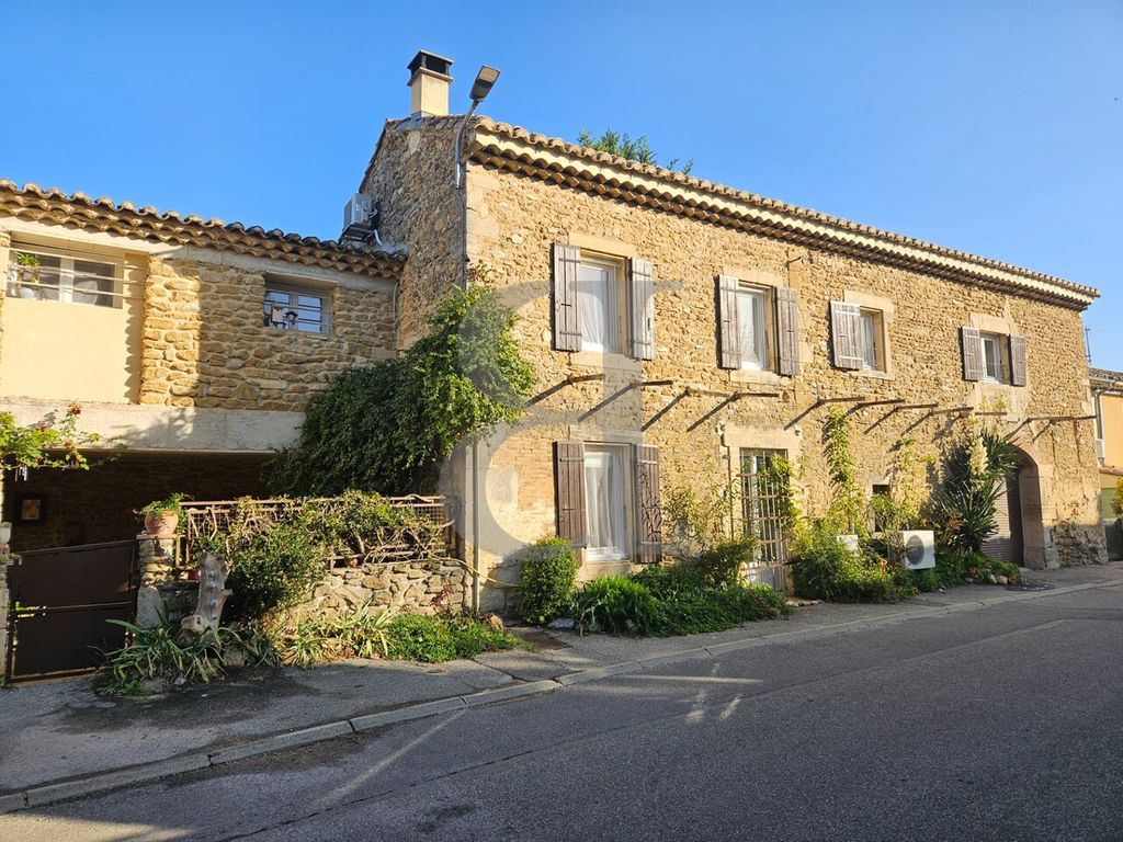 Achat maison à vendre 2 chambres 106 m² - Sainte-Cécile-les-Vignes