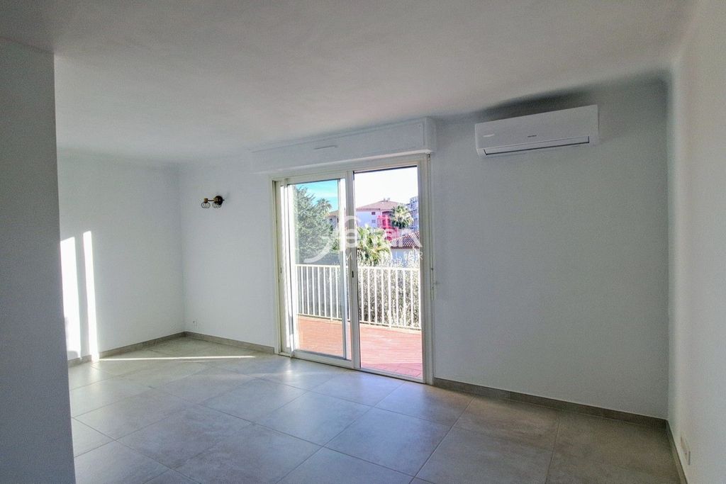 Achat appartement à vendre 2 pièces 33 m² - Sainte-Maxime