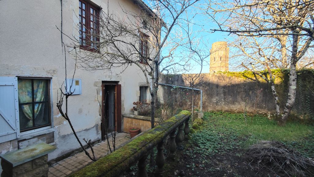 Achat maison à vendre 4 chambres 123 m² - Charroux