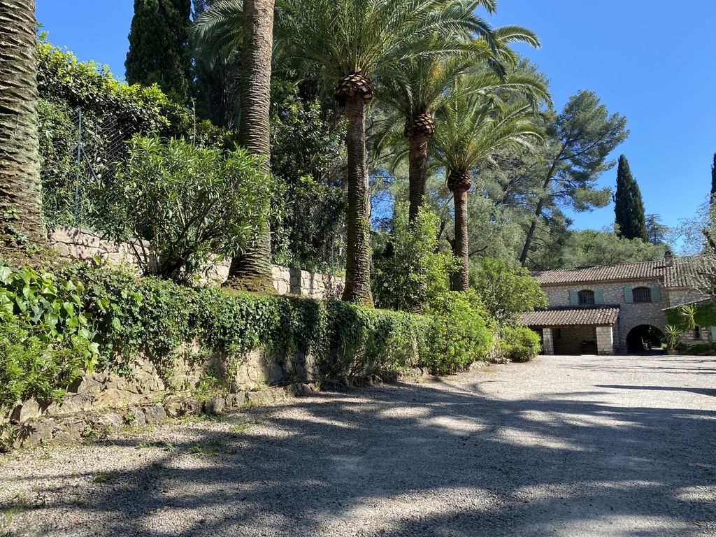 Achat maison à vendre 6 chambres 323 m² - Mougins