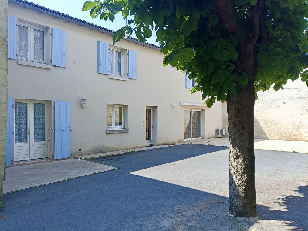 Achat maison à vendre 4 chambres 202 m² - Gémozac