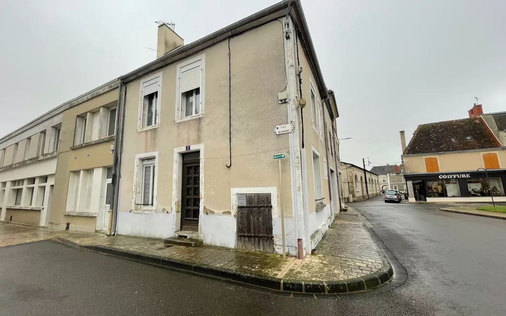 Achat maison à vendre 2 chambres 76 m² - Sancoins