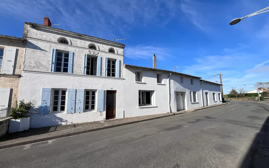 Achat maison à vendre 5 chambres 213 m² - Corme-Royal