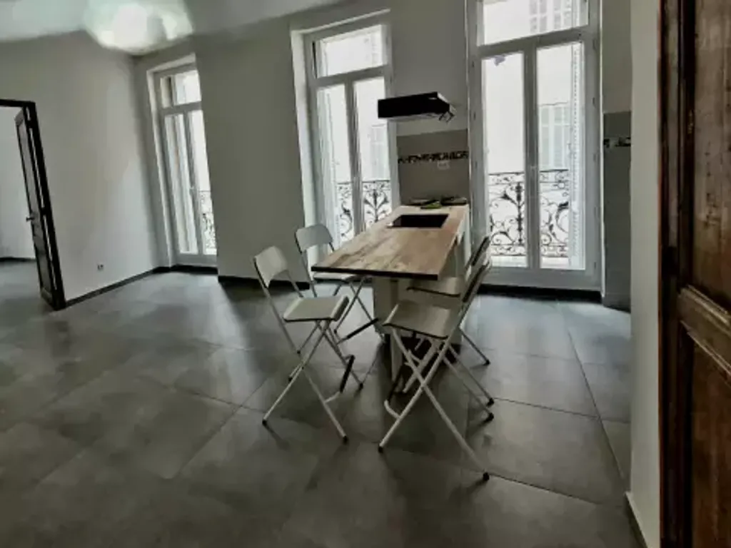 Achat appartement à vendre 3 pièces 47 m² - Marseille 1er arrondissement