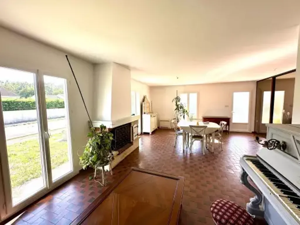 Achat maison à vendre 3 chambres 97 m² - Le Taillan-Médoc