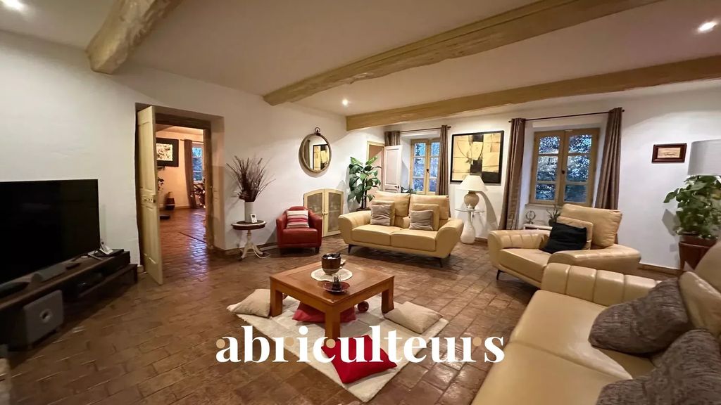 Achat maison à vendre 6 chambres 408 m² - Châteauneuf-de-Galaure