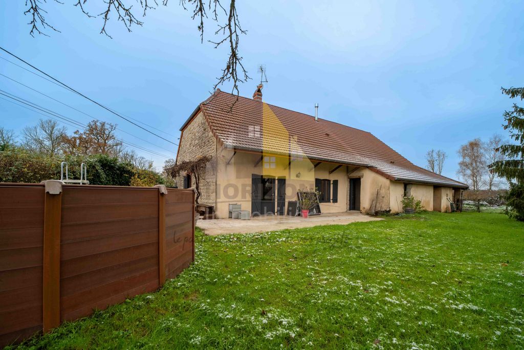 Achat maison à vendre 4 chambres 111 m² - Commenailles