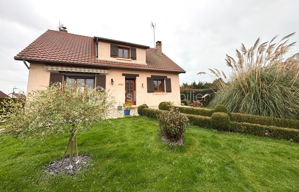 Achat maison à vendre 4 chambres 115 m² - Saint-Quentin-la-Motte-Croix-au-Bailly