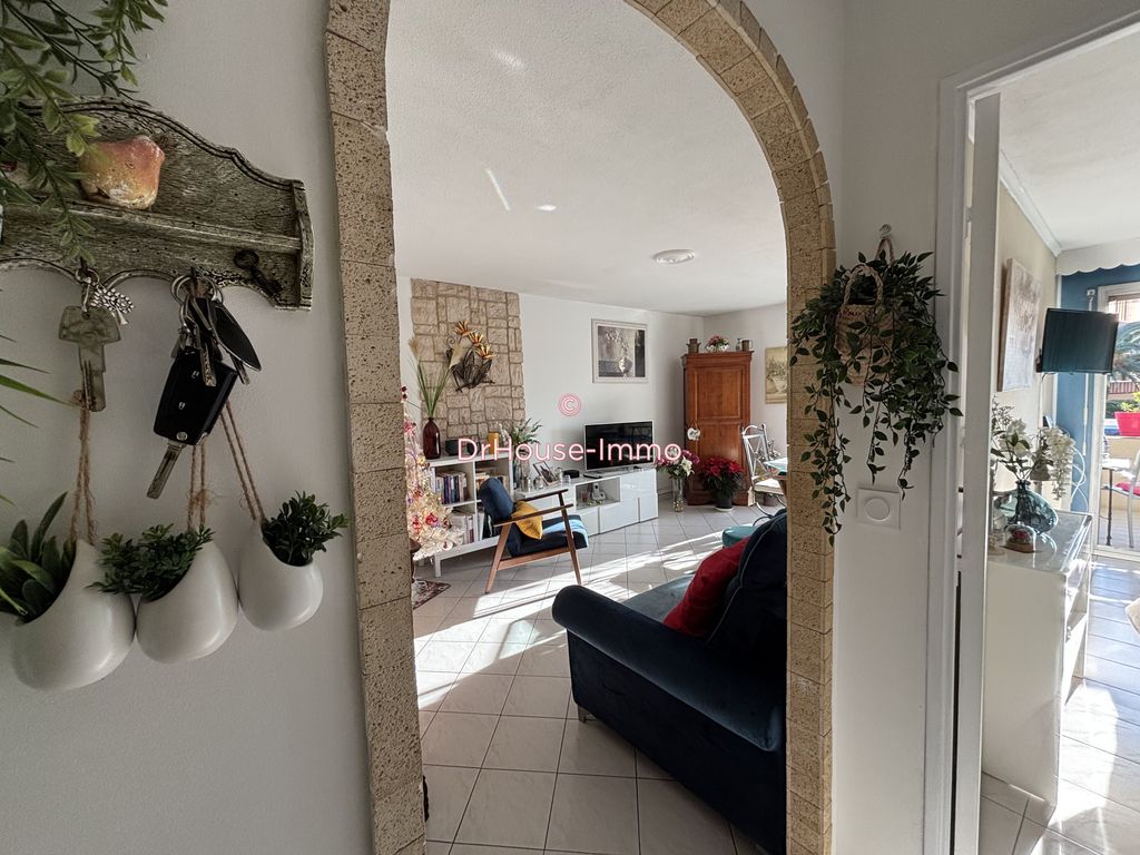 Achat appartement à vendre 2 pièces 48 m² - Saint-Laurent-du-Var