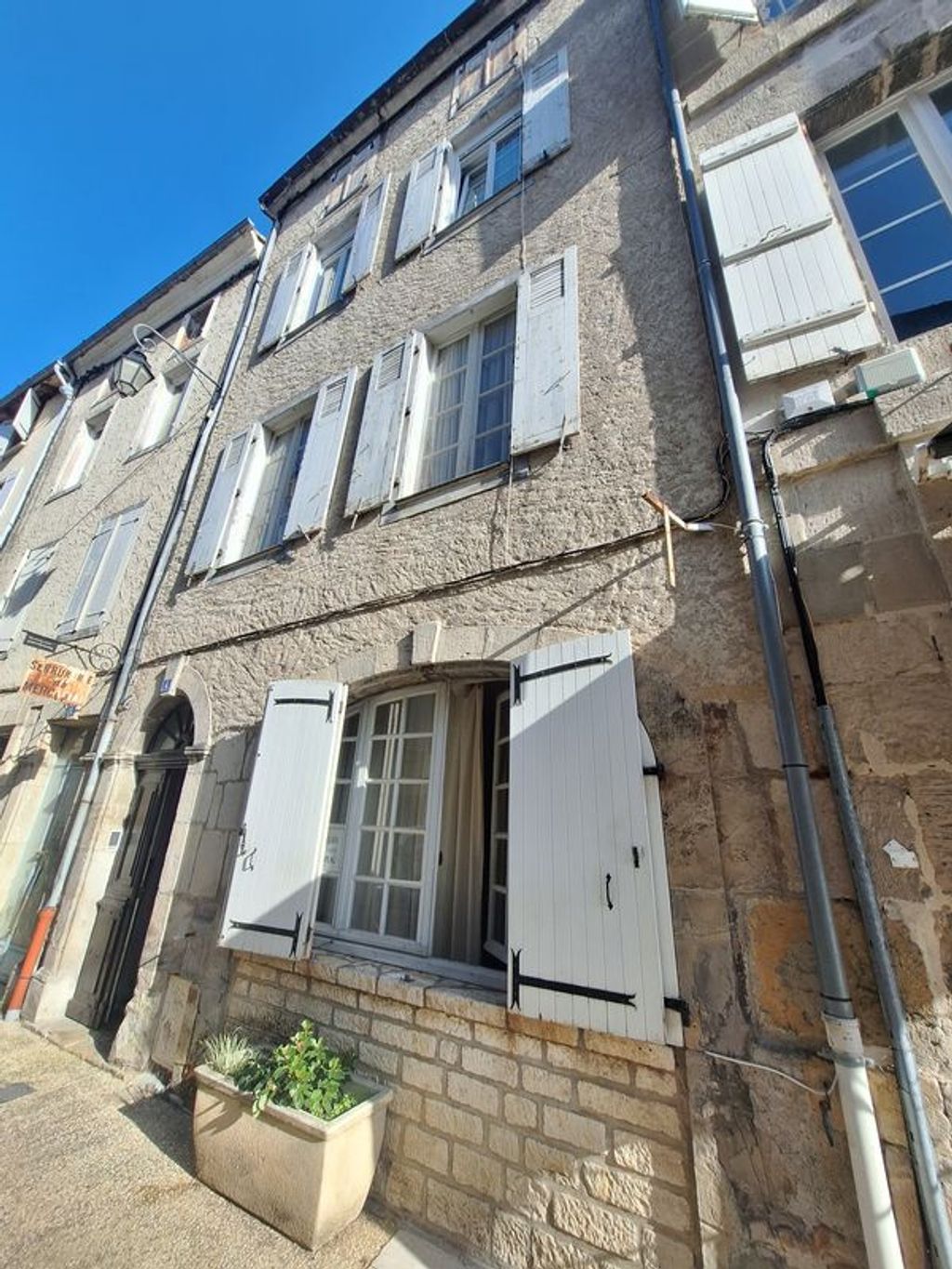 Achat maison à vendre 3 chambres 153 m² - Saint-Céré