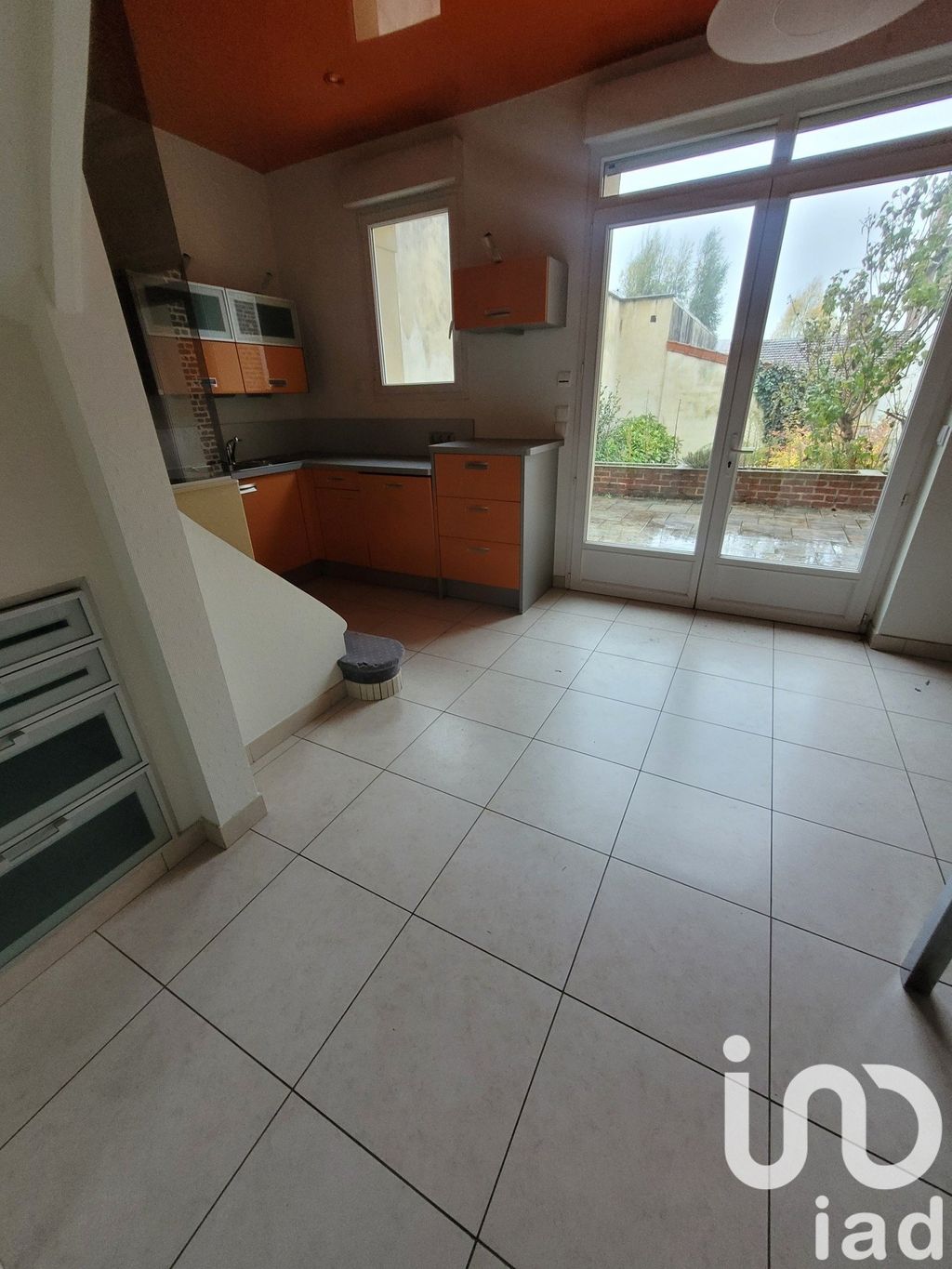 Achat maison à vendre 2 chambres 107 m² - Chauny