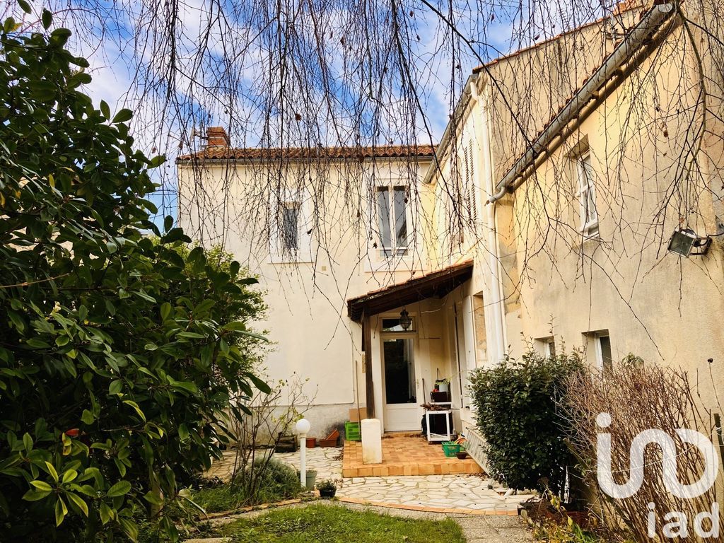 Achat maison à vendre 3 chambres 131 m² - Luçon