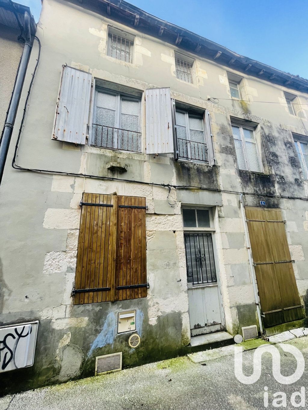 Achat appartement à vendre 2 pièces 82 m² - Ruffec