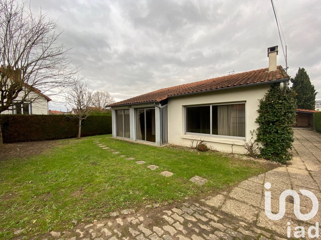 Achat maison à vendre 4 chambres 155 m² - Cholet