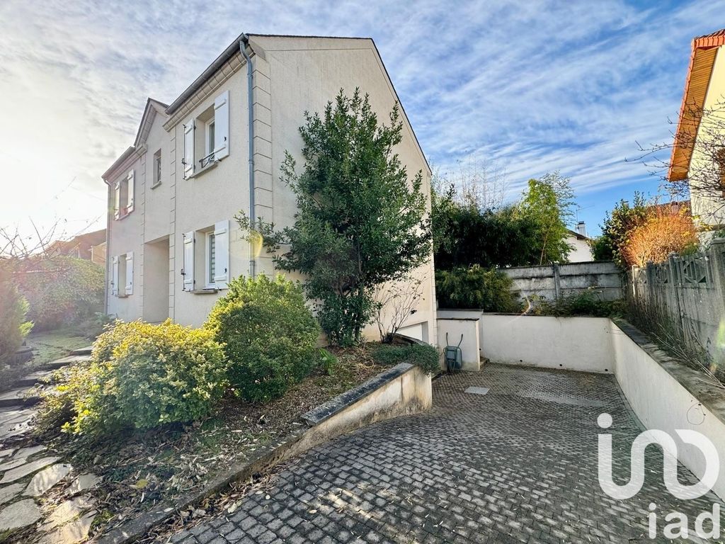 Achat maison à vendre 4 chambres 127 m² - Ormesson-sur-Marne