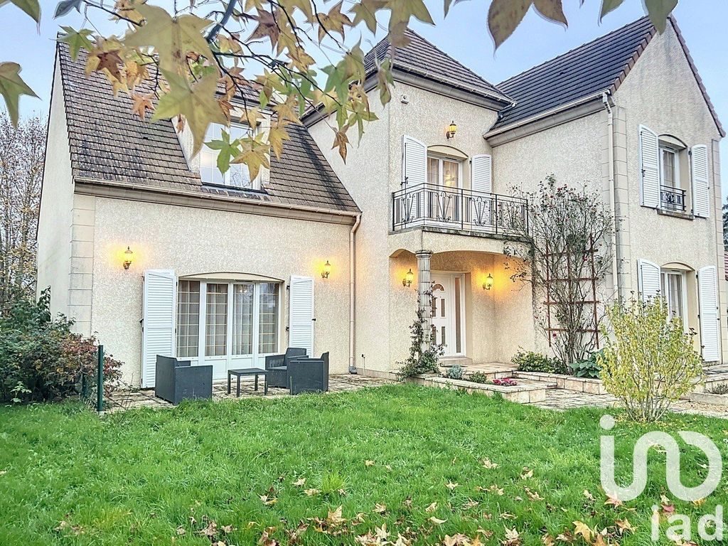 Achat maison à vendre 4 chambres 249 m² - Poigny-la-Forêt