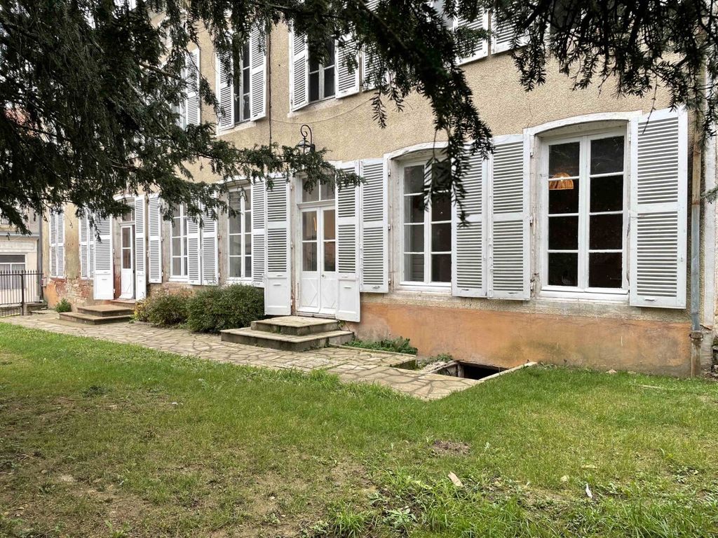 Achat maison à vendre 5 chambres 255 m² - Cuisery