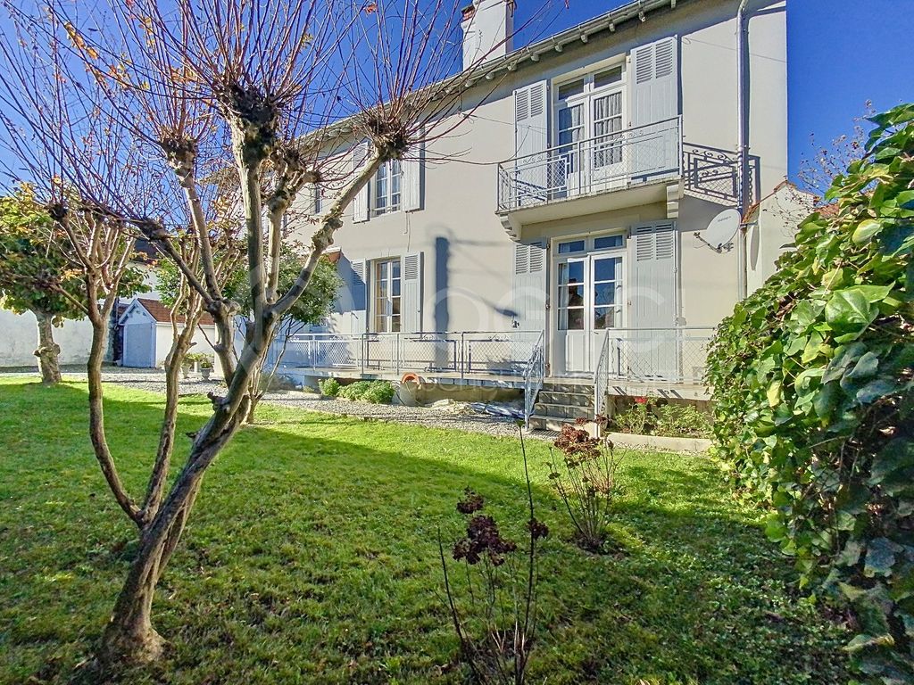 Achat maison à vendre 4 chambres 153 m² - Pau