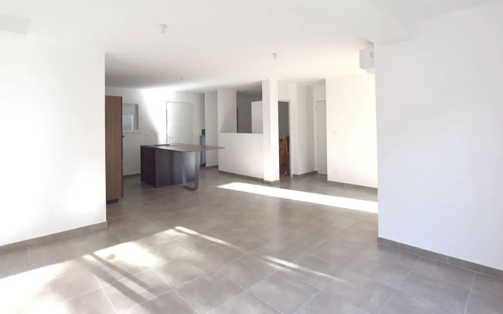 Achat maison à vendre 4 chambres 95 m² - Saint-Mathieu-de-Tréviers