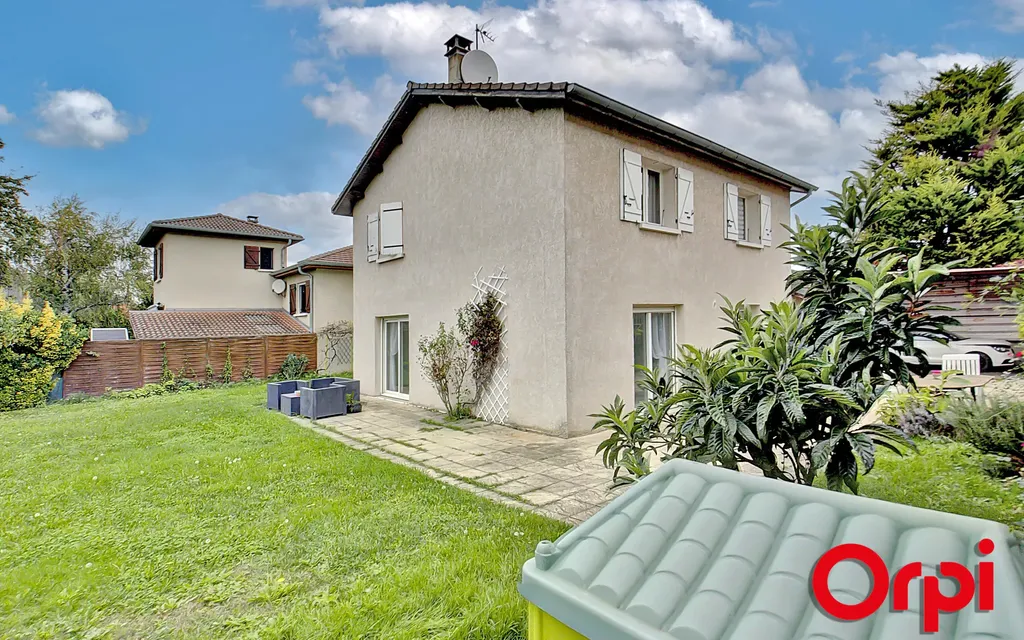 Achat maison à vendre 4 chambres 121 m² - Bourgoin-Jallieu