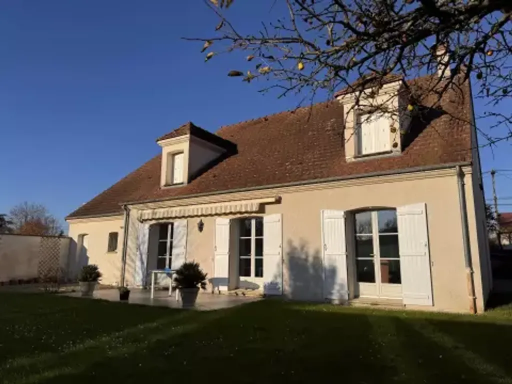 Achat maison à vendre 4 chambres 181 m² - Villeneuve-sur-Yonne