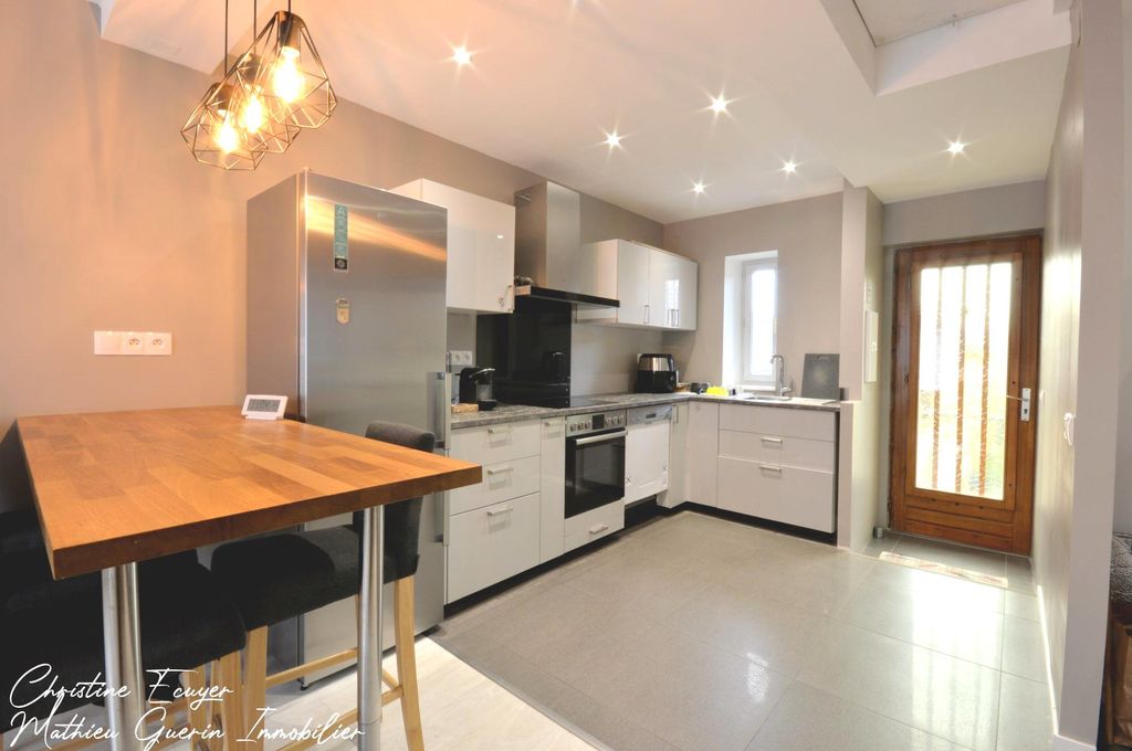 Achat maison à vendre 3 chambres 75 m² - Les Avenières-Veyrins-Thuellin