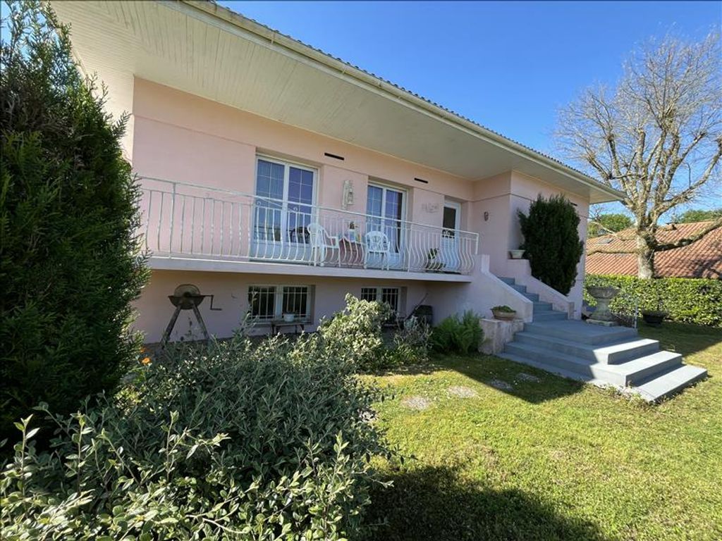 Achat maison à vendre 4 chambres 147 m² - Mont-de-Marsan