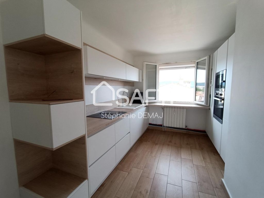 Achat appartement à vendre 4 pièces 74 m² - Le Muy