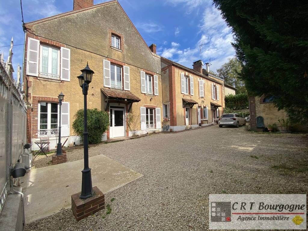 Achat maison à vendre 4 chambres 250 m² - Toucy