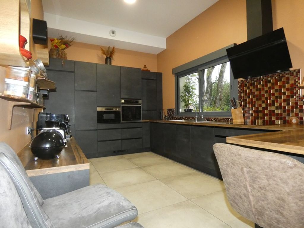 Achat maison à vendre 5 chambres 240 m² - Floirac