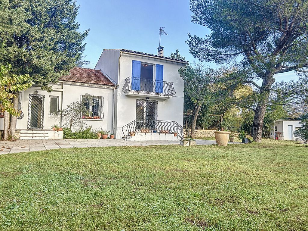 Achat maison à vendre 4 chambres 171 m² - Villeneuve-lès-Avignon