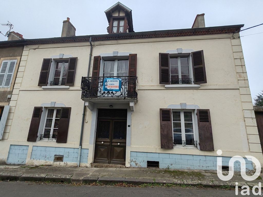 Achat maison à vendre 4 chambres 137 m² - Saint-Gérand-le-Puy