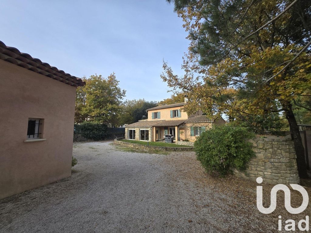 Achat maison à vendre 5 chambres 250 m² - Peyrolles-en-Provence