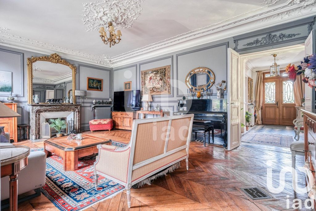 Achat maison à vendre 6 chambres 330 m² - Esbly