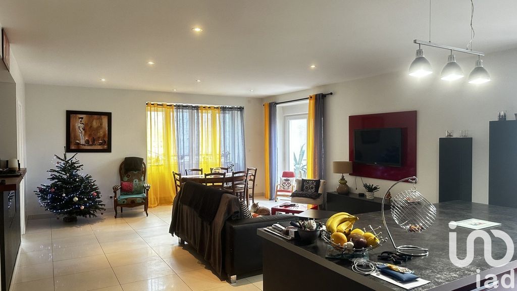 Achat maison à vendre 3 chambres 257 m² - Jonzac