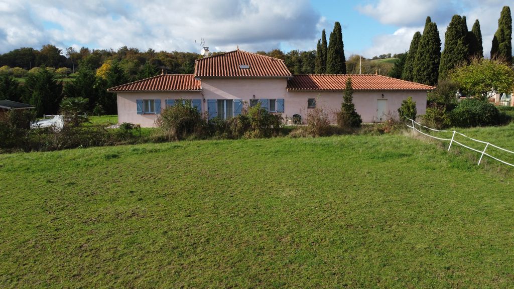 Achat maison à vendre 3 chambres 211 m² - Frontignan-Savès