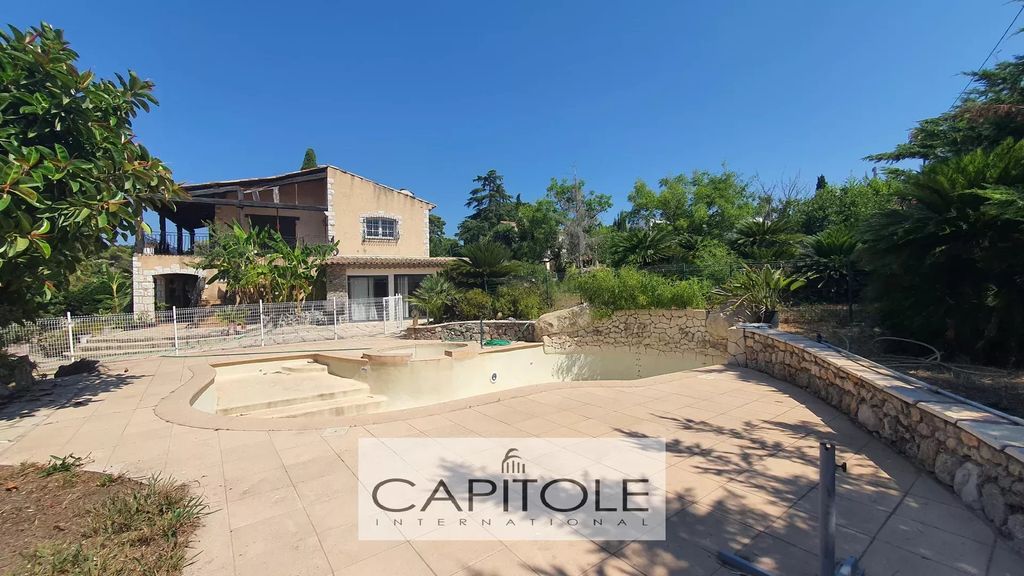 Achat maison à vendre 2 chambres 443 m² - Antibes